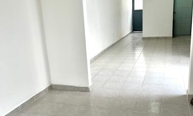 CASA EN VENTA DE UN PISO EN ESQUINA POR VILLAS DE SAN LORENZO