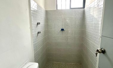 CASA EN VENTA DE UN PISO EN ESQUINA POR VILLAS DE SAN LORENZO