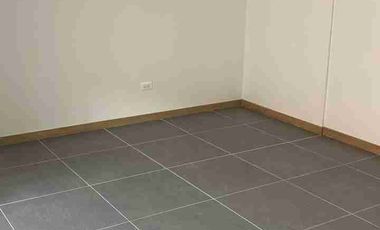 SE ARRIENDA APARTAMENTO EN URBANIZACIÓN RIOVIVO