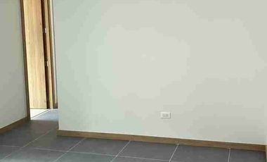 SE ARRIENDA APARTAMENTO EN URBANIZACIÓN RIOVIVO