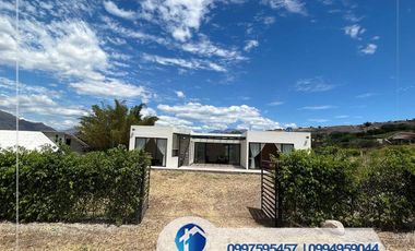 VENTA DE  PROPIEDAD EN  YUNGUILLA CON 1000m de terreno con casa por estrenar