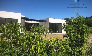 VENTA DE  PROPIEDAD EN  YUNGUILLA CON 1000m de terreno con casa por estrenar