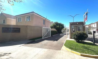 VENTA HERMOSA CASA CONDOMINIO PEÑAFLOR
