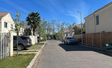 VENTA HERMOSA CASA CONDOMINIO PEÑAFLOR