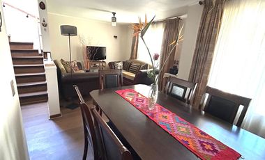 VENTA HERMOSA CASA CONDOMINIO PEÑAFLOR