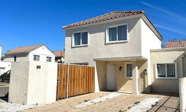 VENTA HERMOSA CASA CONDOMINIO PEÑAFLOR