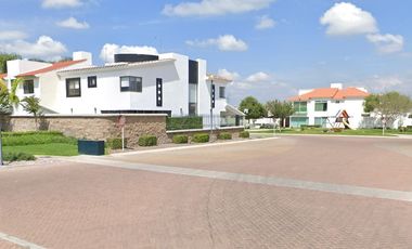 Inversión Segura y Rentable en Bienes Raíces, Casa en Sendero de las Fuentes, Residencial, Aguascalientes.