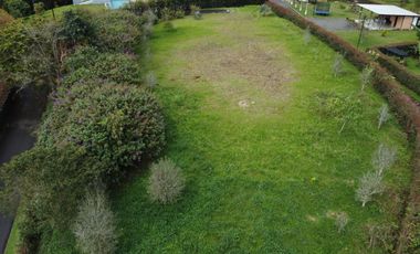 LOTE EN VENTA EN CONDOMINIO EN LA GRAMINEA DE 2.500M2