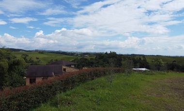 LOTE EN VENTA EN CONDOMINIO EN LA GRAMINEA DE 2.500M2