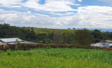 LOTE EN VENTA EN CONDOMINIO EN LA GRAMINEA DE 2.500M2