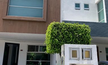 Casa en Venta en Excelente Ubicacion – Cerca de UVM Tec de Monterrey y Zona Angelopolis