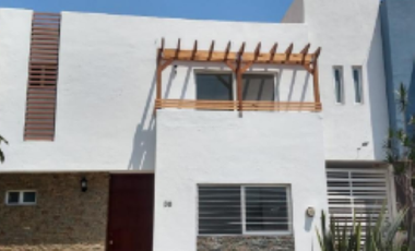 HERMOSA CASA RESIDENCIAL CAMPO REAL ZAPOPAN !!!