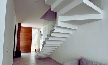 RENTA DE CASA EN COTO AVELLANO VALLE IMPERIAL ZAPOPAN JAL.