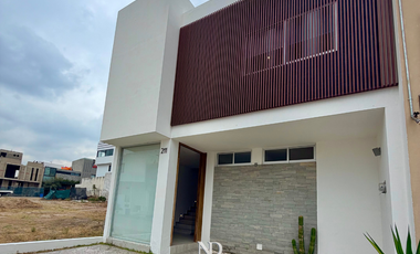 RENTA DE CASA EN COTO AVELLANO VALLE IMPERIAL ZAPOPAN JAL.