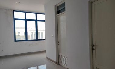 Turun Harga!! Dijual Ruko Dua Muka di  Sedayu City Boulevard Raya