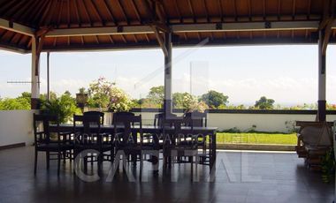 VILLA CANTIK 3 LANTAI DENGAN VIEW LAUT & GWK DI NUSA DUA BALI SIAP BANGET UNTUK KAMU MILIKI