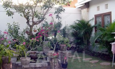 VILLA CANTIK 3 LANTAI DENGAN VIEW LAUT & GWK DI NUSA DUA BALI SIAP BANGET UNTUK KAMU MILIKI