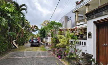 VILLA CANTIK 3 LANTAI DENGAN VIEW LAUT & GWK DI NUSA DUA BALI SIAP BANGET UNTUK KAMU MILIKI