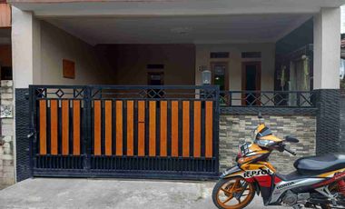 dijual rumah siap huni 2 lantai di Bekasi timur