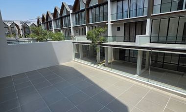 Disewakan rumah 6x10 osaka residence 3 lantai unfurnish