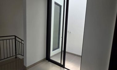 Disewakan rumah 6x10 osaka residence 3 lantai unfurnish