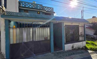 Casa de 3 pisos en venta, muy cerca de la UAEH, al oriente de la ciudad de Pachuca, en Mineral de la Reforma, Hidalgo.