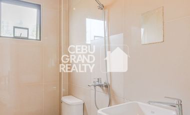 Large 6 Bedroom House with Swimming Pool for Rent in Mactan