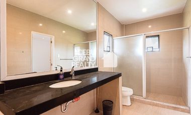 Large 6 Bedroom House with Swimming Pool for Rent in Mactan