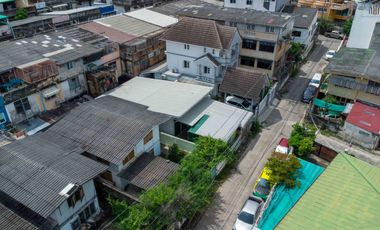 Urgent Sale! Prime Land in Soi Wong Sawang 21 Excellent value and location! This 50 sq. wah plot is zoned for high-density residential use