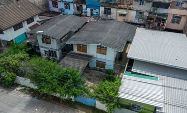 Urgent Sale! Prime Land in Soi Wong Sawang 21 Excellent value and location! This 50 sq. wah plot is zoned for high-density residential use