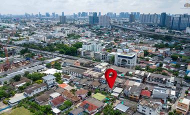 Urgent Sale! Prime Land in Soi Wong Sawang 21 Excellent value and location! This 50 sq. wah plot is zoned for high-density residential use