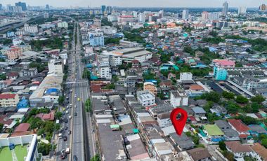 Urgent Sale! Prime Land in Soi Wong Sawang 21 Excellent value and location! This 50 sq. wah plot is zoned for high-density residential use