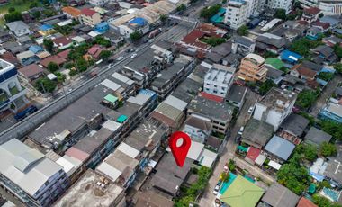 Urgent Sale! Prime Land in Soi Wong Sawang 21 Excellent value and location! This 50 sq. wah plot is zoned for high-density residential use
