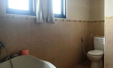 DIJUAL DAN DISEWAKAN RUMAH ATAU VILLA DI PADANGSAMBIAN KLOD DENPASAR