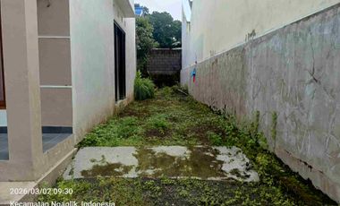 dikontrak kan untuk muslim. 4kilo timur UII