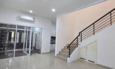 Rumah Semi Furnished di Setraduta Bandung Utara