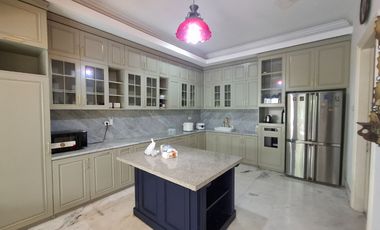 DISEWA RUMAH SIAP HUNI MEWAH FURNISHED DALAM KOMPLEK MENTERI KUNINGAN