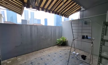 DISEWA RUMAH SIAP HUNI MEWAH FURNISHED DALAM KOMPLEK MENTERI KUNINGAN