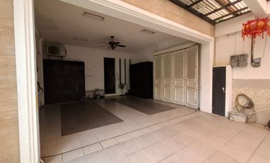 DISEWA RUMAH SIAP HUNI MEWAH FURNISHED DALAM KOMPLEK MENTERI KUNINGAN