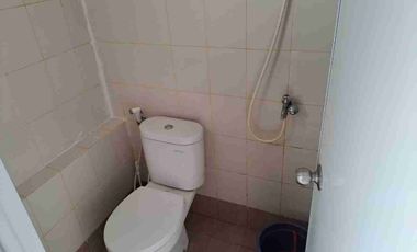 SEWA BULANAN STUDIO FURNISHED TOWER J APARTEMEN BASSURA CITY