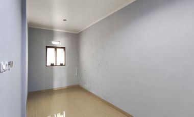 Rumah Strategis 10 Menit ke Bintaro Jaya Xchange Mall Siap KPR J-35800