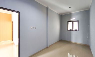 Rumah Strategis 10 Menit ke Bintaro Jaya Xchange Mall Siap KPR J-35800