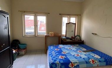 Hunian nyaman di area dekat green lake city Dijual Rumah 2 lantai perumahan kresek indah 2 lokasi strategis