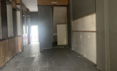 Disewakan Ruko 4 Lantai Lokasi Strategis di Rawamangun