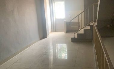 Disewakan Ruko 4 Lantai Lokasi Strategis di Rawamangun