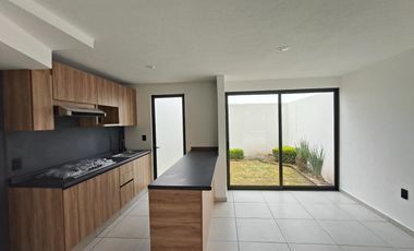 Casa nueva en venta en Morelia | Roof garden y jardín en Real Castillejo