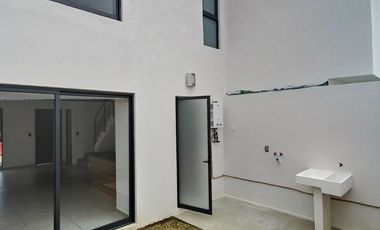 Casa nueva en venta en Morelia | Roof garden y jardín en Real Castillejo