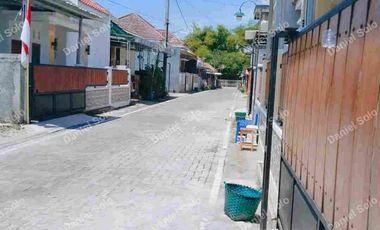 Dijual Rumah Gumpang Kartosuro solo