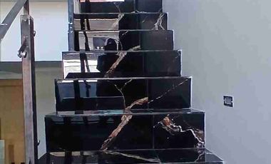 Dijual rumah baru dua lantai siap huni strategis di kota