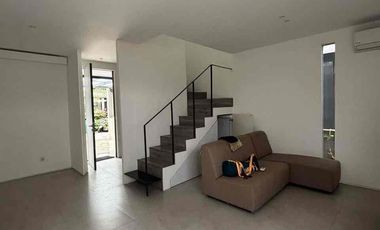 Rumah YVE HABITAT Cantik Siap Huni Legalitas Aman Harga Terbaik